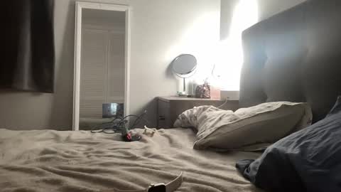 riley online show from 10/21/25, 09:04