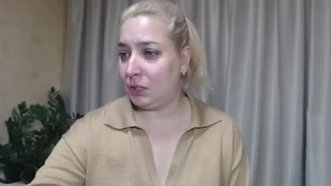 Iren online show from 10/05/25, 06:34