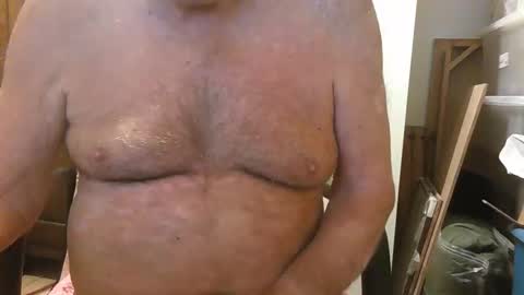 Snapshot of oily27 chatting on 03/05/26, 12:06 William online show from 03/05/26, 12:06