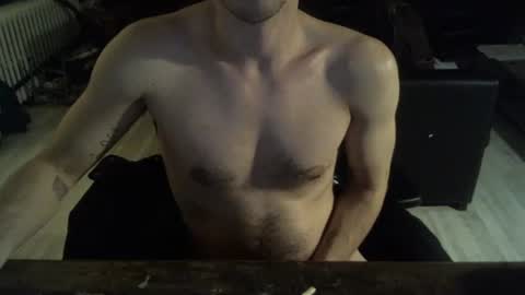 Snapshot of oimmmmmmm chatting on 01/01/25, 10:13 oimmmmmmm online show from 01/01/25, 10:13