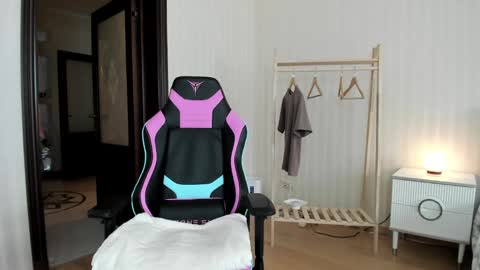 Snapshot of oksanafedorova chatting on 03/03/25, 09:44 Welcome to my fans page online show from 03/03/25, 09:44