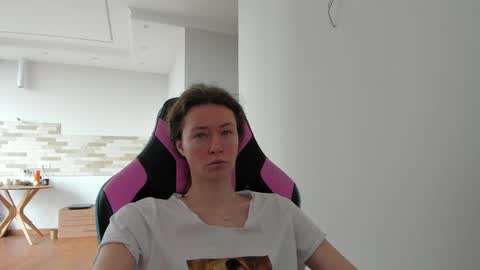 Snapshot of oksanafedorova chatting on 05/06/26, 10:31 Welcome to my fans page online show from 05/06/26, 10:31