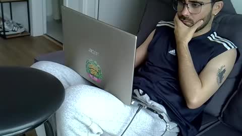 Snapshot of olavioneto chatting on 11/02/25, 07:38 hairyBRboy online show from 11/02/25, 07:38