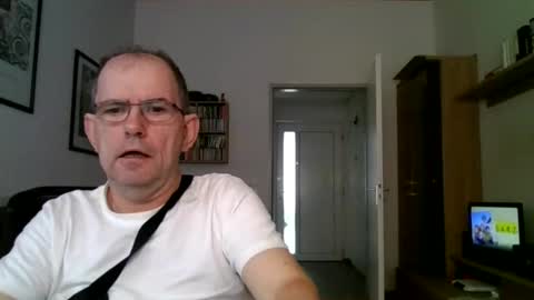 Snapshot of olbert167 chatting on 10/11/25, 08:57 olbert167 online show from 10/11/25, 08:57