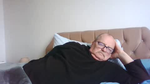 old_fkr online show from 01/05/25, 02:08