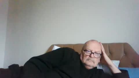 Snapshot of old_fkrr_ chatting on 01/17/26, 01:05 old_fkrr_ online show from 01/17/26, 01:05