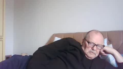 Snapshot of old_fkrr_ chatting on 02/10/26, 11:03 old_fkrr_ online show from 02/10/26, 11:03