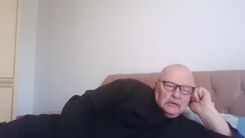 Snapshot of old_fkrr_ chatting on 02/17/26, 11:50 old_fkrr_ online show from 02/17/26, 11:50