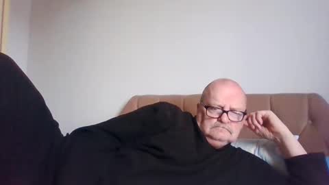 Snapshot of old_fkrr_ chatting on 02/20/26, 11:00 old_fkrr_ online show from 02/20/26, 11:00