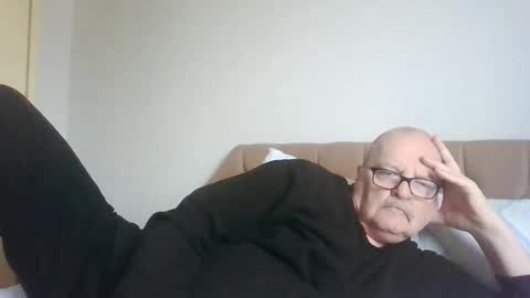 Snapshot of old_fkrr_ chatting on 02/22/26, 11:42 old_fkrr_ online show from 02/22/26, 11:42
