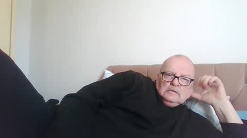 Snapshot of old_fkrr_ chatting on 03/03/26, 10:32 old_fkrr_ online show from 03/03/26, 10:32