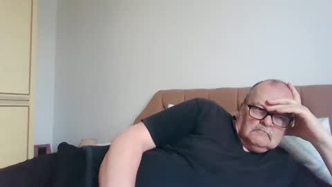 Snapshot of old_fkrr_ chatting on 03/26/26, 11:49 old_fkrr_ online show from 03/26/26, 11:49