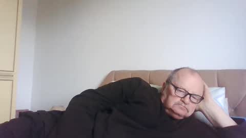 Snapshot of old_fkrr_ chatting on 04/03/26, 10:24 old_fkrr_ online show from 04/03/26, 10:24