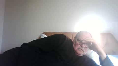 Snapshot of old_fkrr_ chatting on 04/05/26, 04:15 old_fkrr_ online show from 04/05/26, 04:15