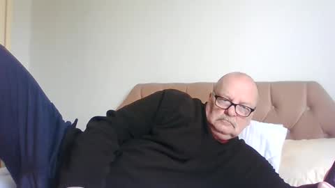 Snapshot of old_fkrr_ chatting on 04/18/26, 09:24 old_fkrr_ online show from 04/18/26, 09:24