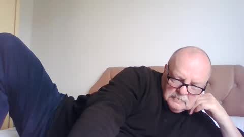 Snapshot of old_fkrr_ chatting on 04/20/26, 09:56 old_fkrr_ online show from 04/20/26, 09:56