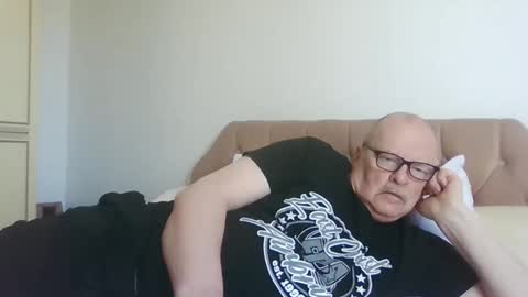 Snapshot of old_fkrr_ chatting on 04/24/26, 09:56 old_fkrr_ online show from 04/24/26, 09:56