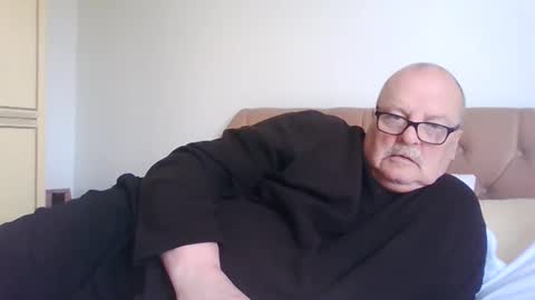 Snapshot of old_fkrr_ chatting on 04/25/26, 10:29 old_fkrr_ online show from 04/25/26, 10:29