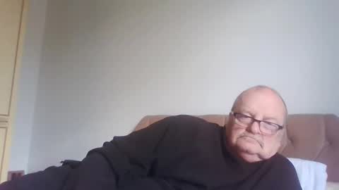Snapshot of old_fkrr_ chatting on 05/15/26, 03:41 old_fkrr_ online show from 05/15/26, 03:41