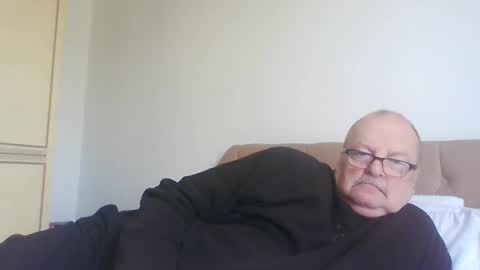 Snapshot of old_fkrr_ chatting on 05/16/26, 09:39 old_fkrr_ online show from 05/16/26, 09:39