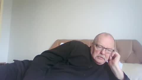 Snapshot of old_fkrr_ chatting on 05/19/26, 10:32 old_fkrr_ online show from 05/19/26, 10:32