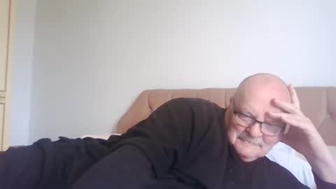 Snapshot of old_fkrr_ chatting on 05/22/26, 11:05 old_fkrr_ online show from 05/22/26, 11:05