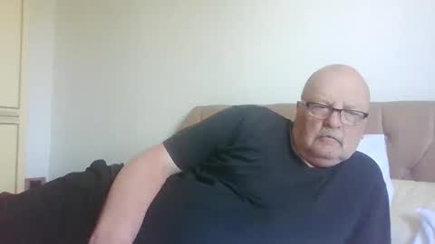 Snapshot of old_fkrr_ chatting on 05/25/26, 09:15 old_fkrr_ online show from 05/25/26, 09:15