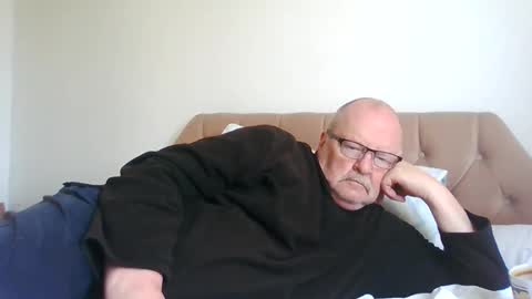 Snapshot of old_fkrr_ chatting on 06/04/26, 10:32 old_fkrr_ online show from 06/04/26, 10:32