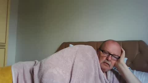 Snapshot of old_fkrr_ chatting on 06/09/26, 11:22 old_fkrr_ online show from 06/09/26, 11:22