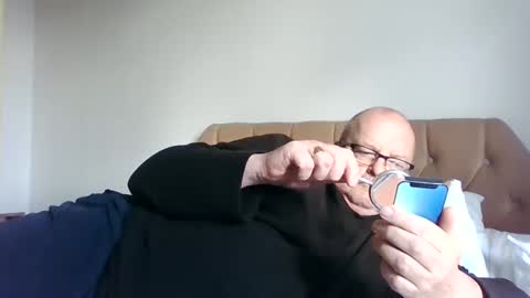 Snapshot of old_fkrr_ chatting on 06/10/26, 03:11 old_fkrr_ online show from 06/10/26, 03:11