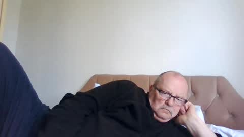 Snapshot of old_fkrr_ chatting on 06/13/26, 09:18 old_fkrr_ online show from 06/13/26, 09:18