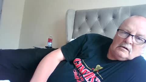 Snapshot of old_fkrr_ chatting on 06/16/26, 01:14 old_fkrr_ online show from 06/16/26, 01:14
