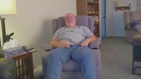old_guy111 online show from 12/17/25, 09:10
