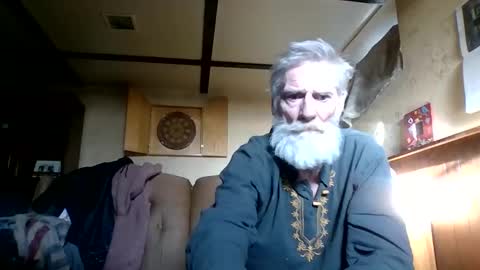 Snapshot of oldancer1959 chatting on 04/28/26, 01:15 oldancer1959 online show from 04/28/26, 01:15