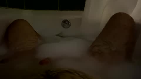 Snapshot of oldbones2 chatting on 01/11/25, 02:30 oldbones2 online show from 01/11/25, 02:30