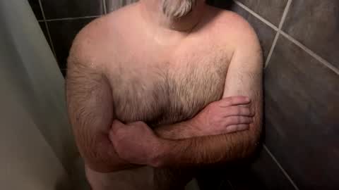 Snapshot of oldbones2 chatting on 10/03/25, 01:35 oldbones2 online show from 10/03/25, 01:35