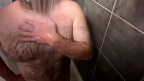 Snapshot of oldbones2 chatting on 10/12/25, 12:31 oldbones2 online show from 10/12/25, 12:31