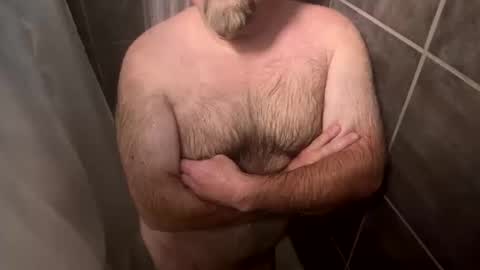 Snapshot of oldbones2 chatting on 10/13/25, 12:43 oldbones2 online show from 10/13/25, 12:43