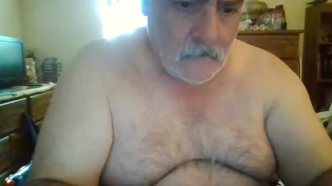 Snapshot of oldcockforyngladies chatting on 10/10/25, 02:38 oldcockforyngladies online show from 10/10/25, 02:38