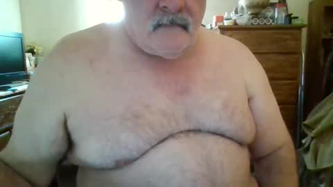 Snapshot of oldcockforyngladies chatting on 01/19/26, 02:43 oldcockforyngladies online show from 01/19/26, 02:43