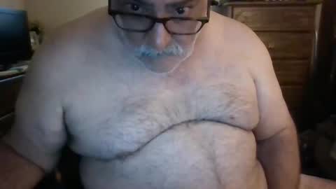 Snapshot of oldcockforyngladies chatting on 04/03/26, 05:00 oldcockforyngladies online show from 04/03/26, 05:00