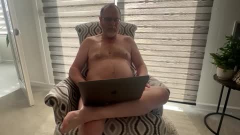 Snapshot of olderlady71 chatting on 03/28/26, 11:32 Olderlady71 online show from 03/28/26, 11:32