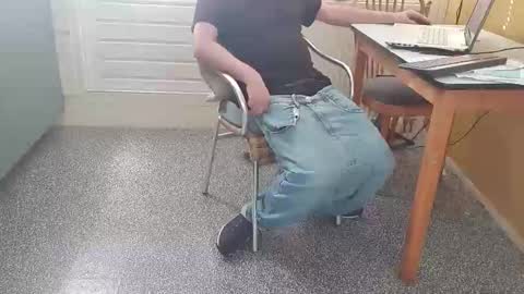 Snapshot of oldersagger chatting on 02/17/25, 01:32 oldersagger online show from 02/17/25, 01:32