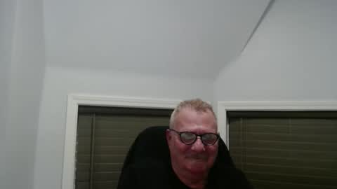 Snapshot of oldguybigd chatting on 04/16/26, 02:12 oldguybigd online show from 04/16/26, 02:12