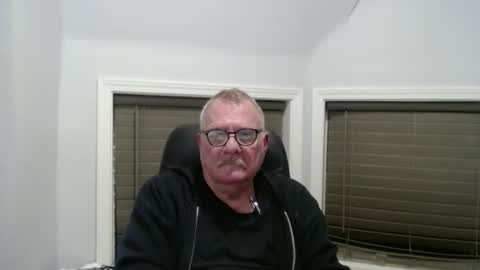 Snapshot of oldguybigd chatting on 04/17/26, 03:31 oldguybigd online show from 04/17/26, 03:31