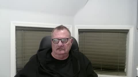 Snapshot of oldguybigd chatting on 04/19/26, 04:34 oldguybigd online show from 04/19/26, 04:34