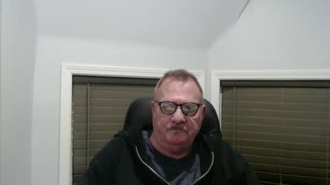 Snapshot of oldguybigd chatting on 04/20/26, 04:04 oldguybigd online show from 04/20/26, 04:04