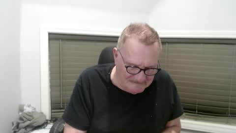 Snapshot of oldguybigd chatting on 04/23/26, 04:35 oldguybigd online show from 04/23/26, 04:35
