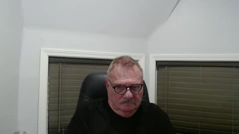 Snapshot of oldguybigd chatting on 04/27/26, 04:21 oldguybigd online show from 04/27/26, 04:21