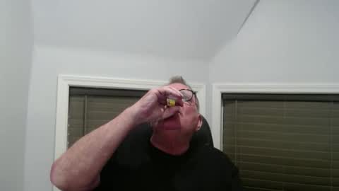 Snapshot of oldguybigd chatting on 04/30/26, 05:14 oldguybigd online show from 04/30/26, 05:14